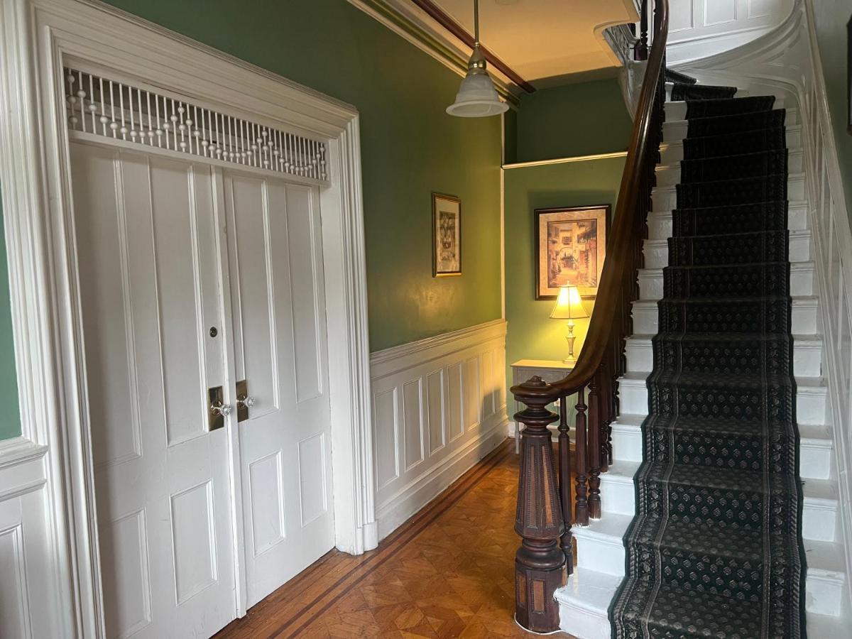 1 Bedroom Private Victorian Apt In Convenient City Location On 5 Acre, Sleeps 4 Пъкипсий Екстериор снимка